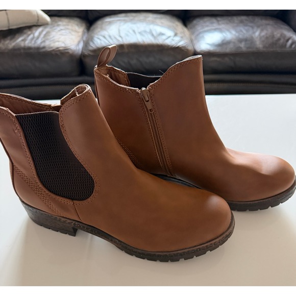 NWOT Andiamo Brown Ankle Boots Size 9 - Picture 5 of 5